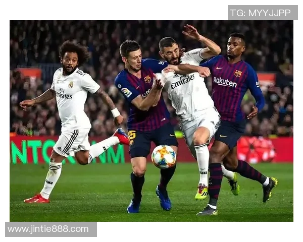 尤文图斯惨遭巴萨逆袭四球大胜比赛回顾与分析